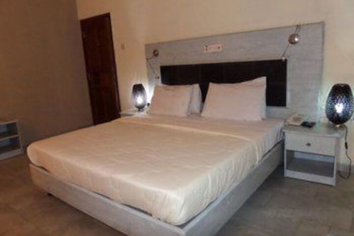 Room 20 of 33
