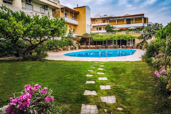 Hotel with Pool