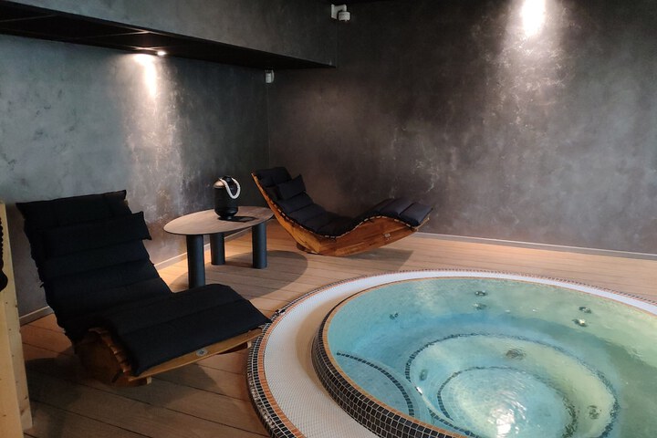 Spa 10 of 24