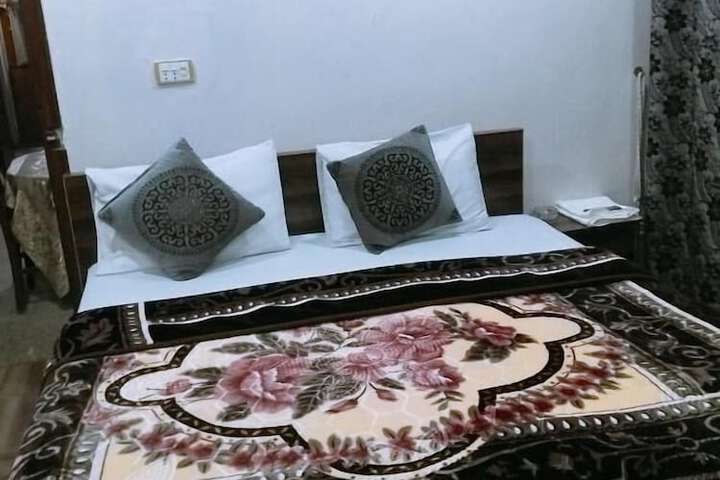 Room 7 of 40