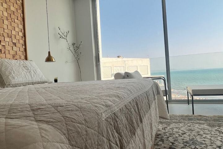 Room 10 of 34
