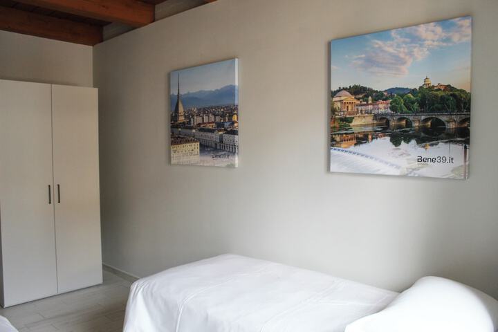 Room 20 of 103