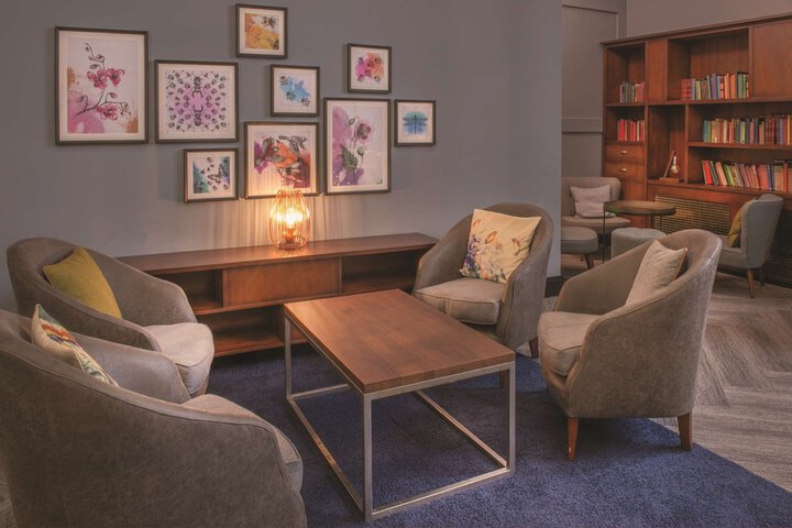Lounge 66 of 79
