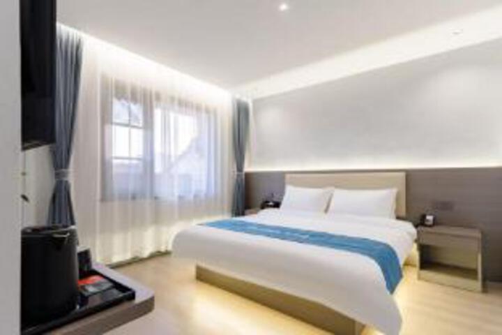 Room 9 of 9