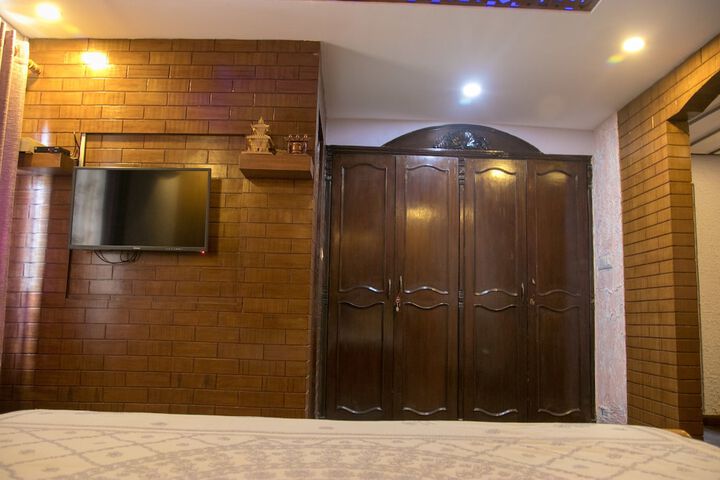 Room 19 of 32