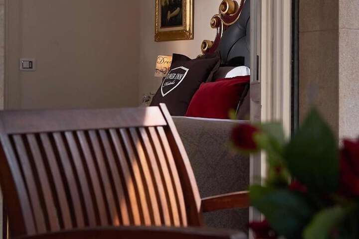 Room 25 of 98