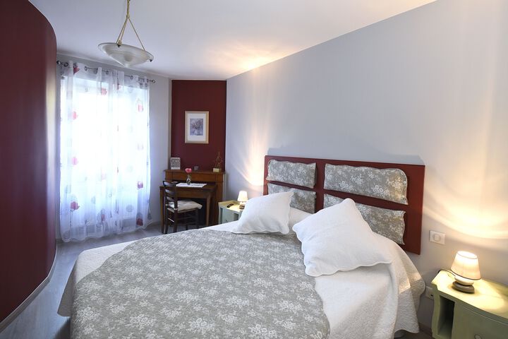 Room 9 of 15