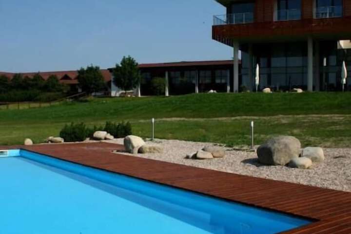 Pool 36 of 85