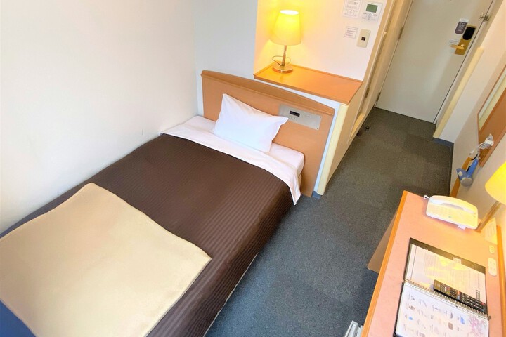 Room 27 of 99