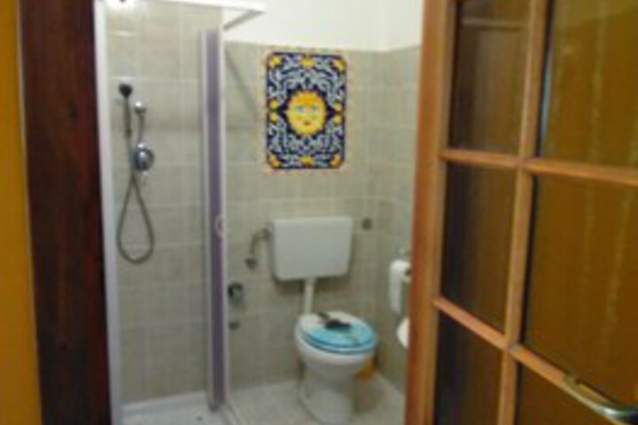 Room 12 of 48