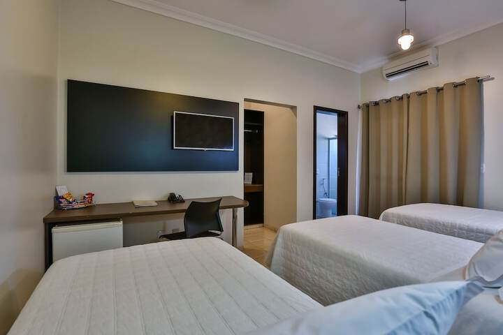 Room 5 of 103