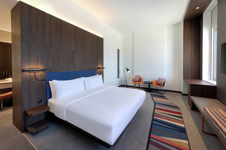Room 9 of 50