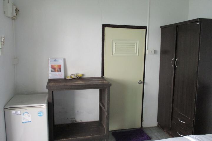 Room 11 of 35