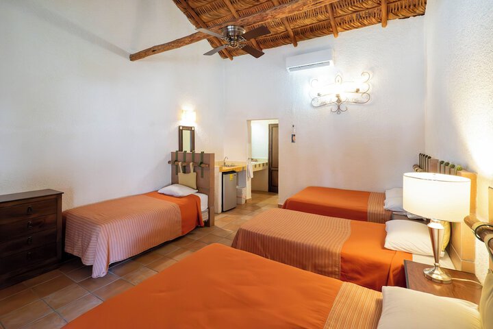Room 4 of 125