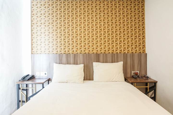 Room 32 of 79