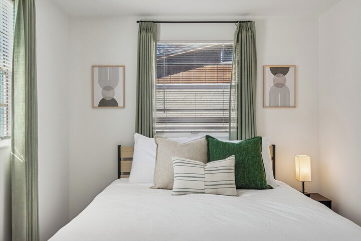 Room 15 of 40