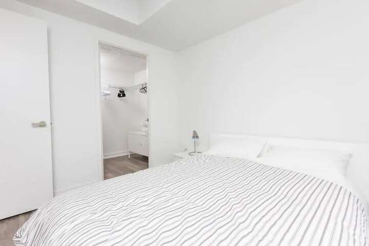 Room 4 of 34