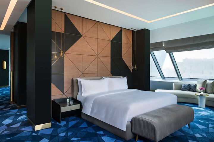 Room 33 of 79