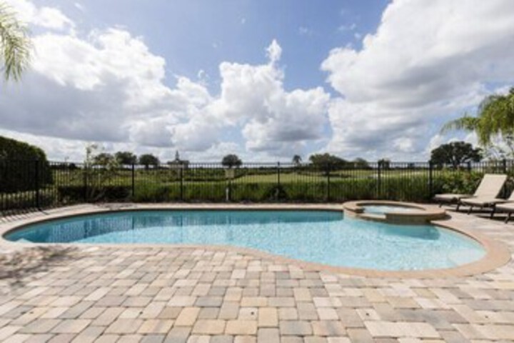 Pool 22 of 38