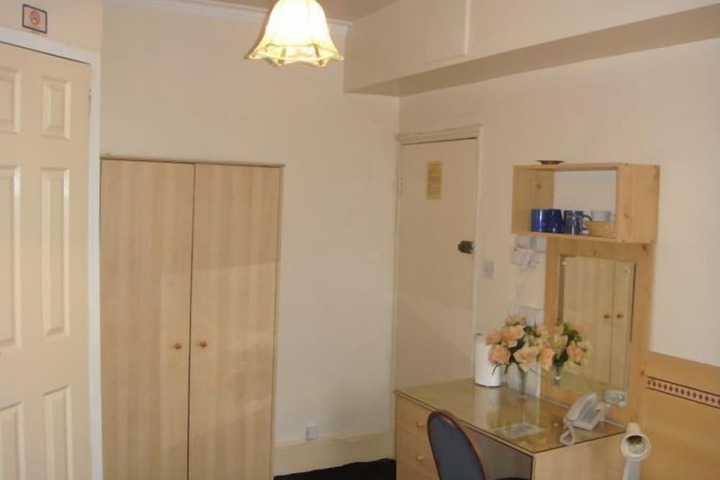 Room 36 of 40