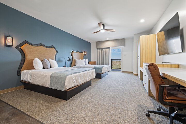 Room 5 of 16