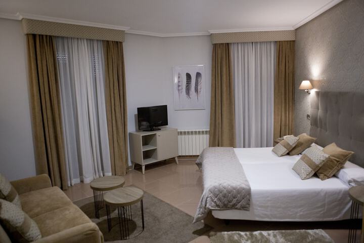 Room 13 of 74