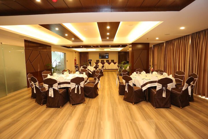 Ballroom/Hall 56 of 58