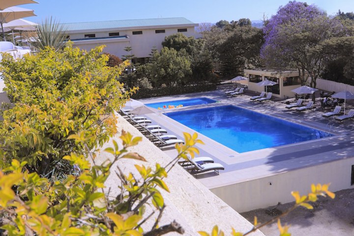 Pool 32 of 53