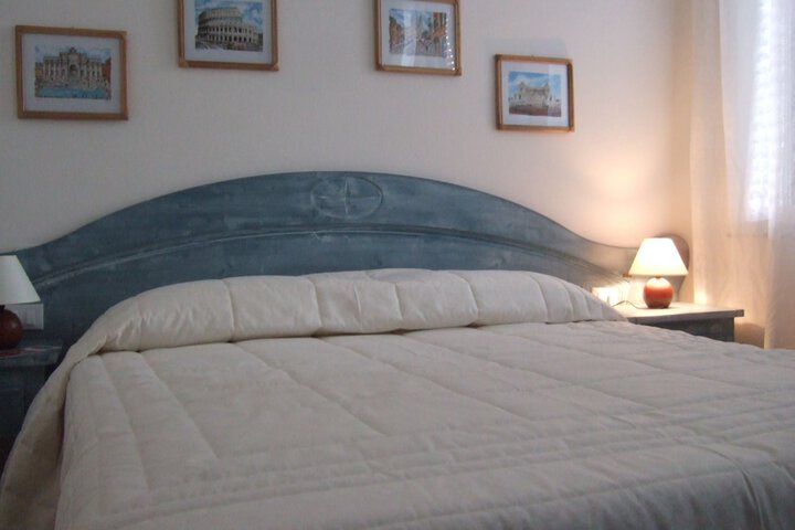 Room 11 of 29