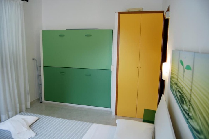 Room 6 of 23