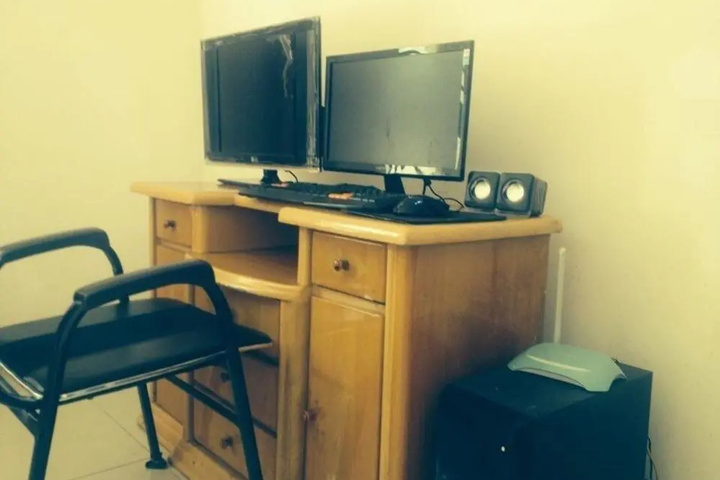 Room 6 of 11