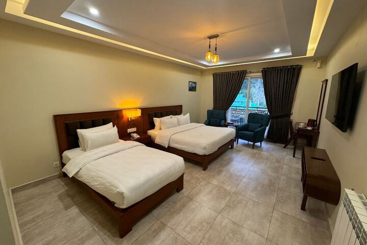 Room 14 of 80