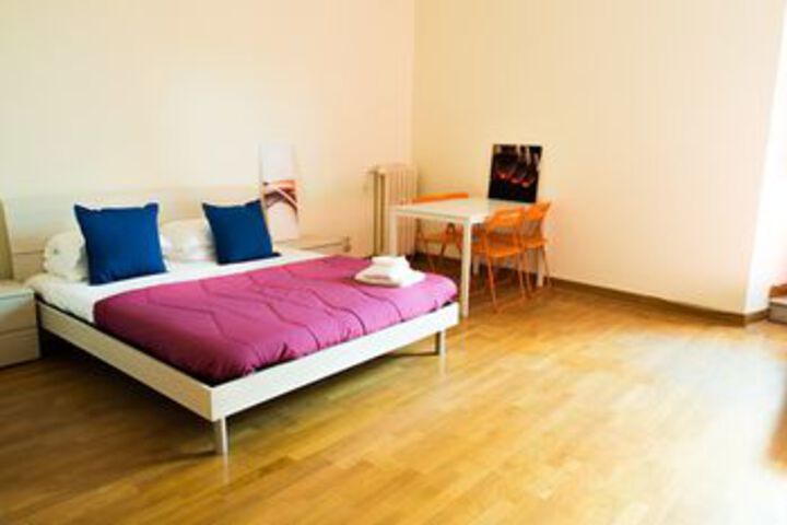 Room 5 of 10