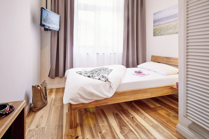 Room 10 of 22