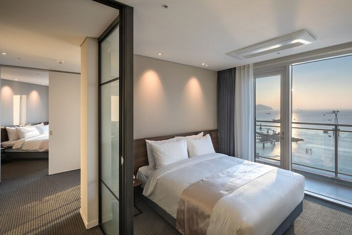 Room 30 of 60