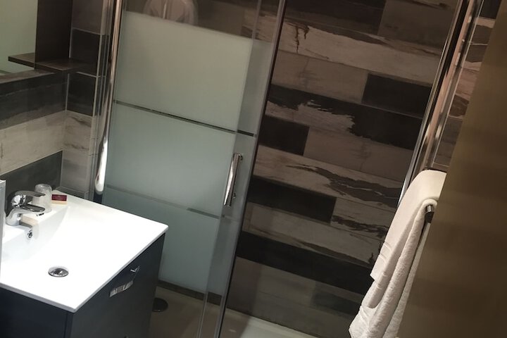 Room 17 of 41