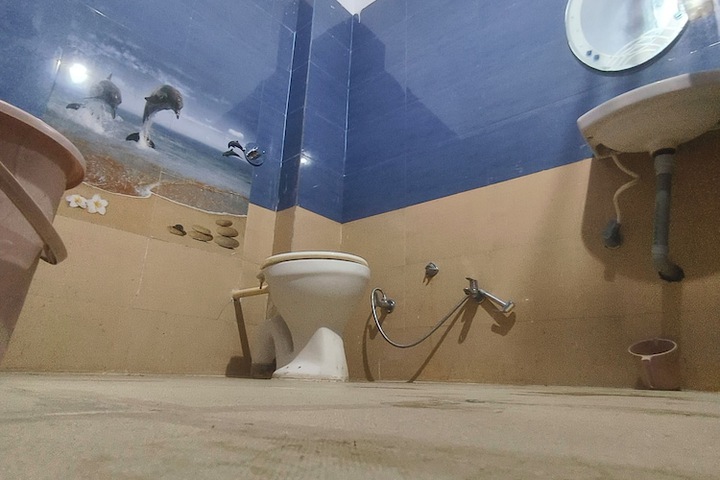 Room 8 of 11