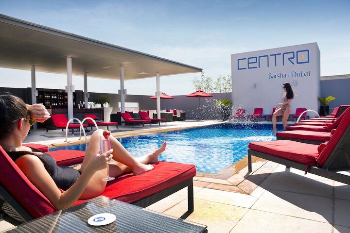 Pool Hotel
