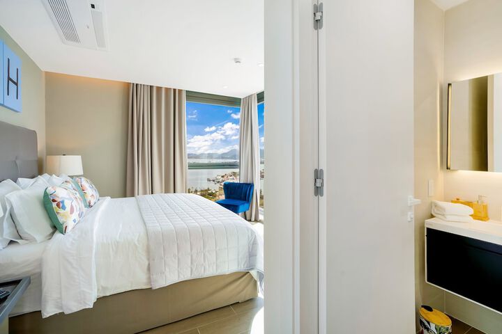 Room 54 of 1000