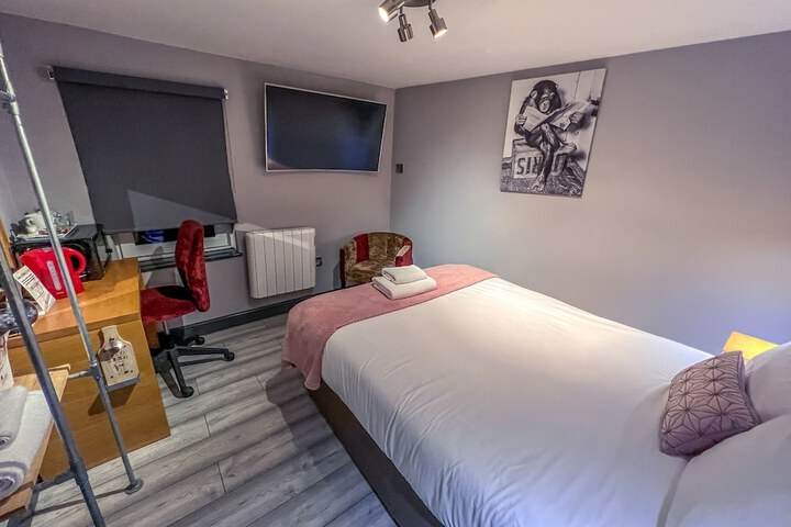 Room 10 of 48