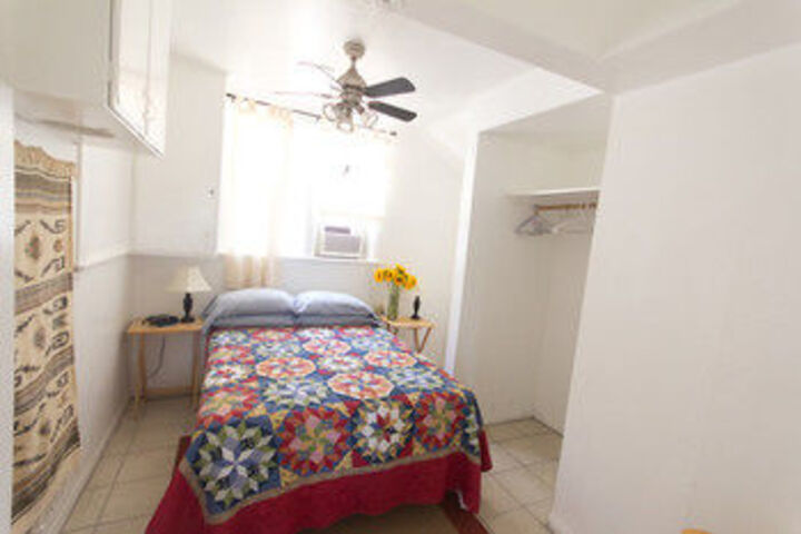 Room 5 of 10