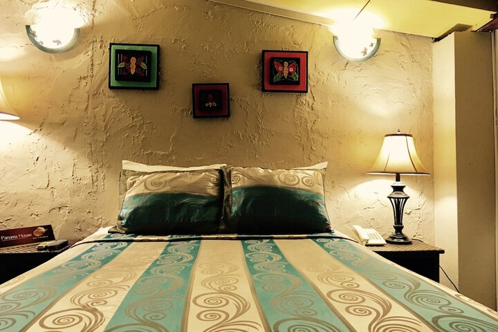 Room 6 of 49