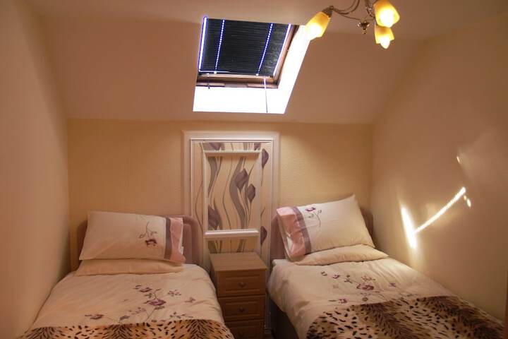 Room 7 of 27