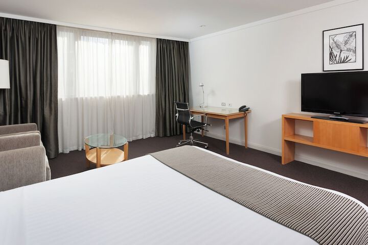 Room 12 of 108