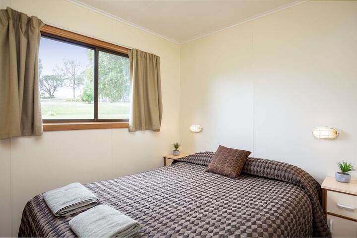 Room 8 of 104