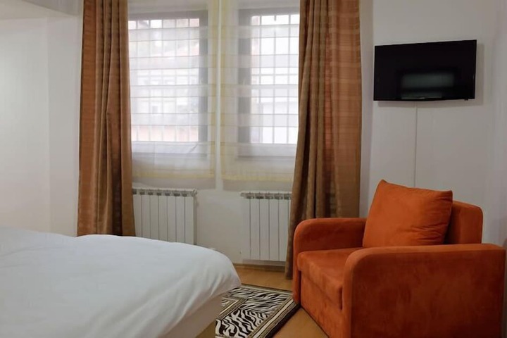 Room 10 of 23