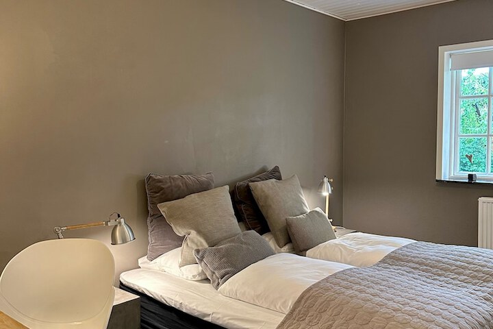 Room 7 of 43