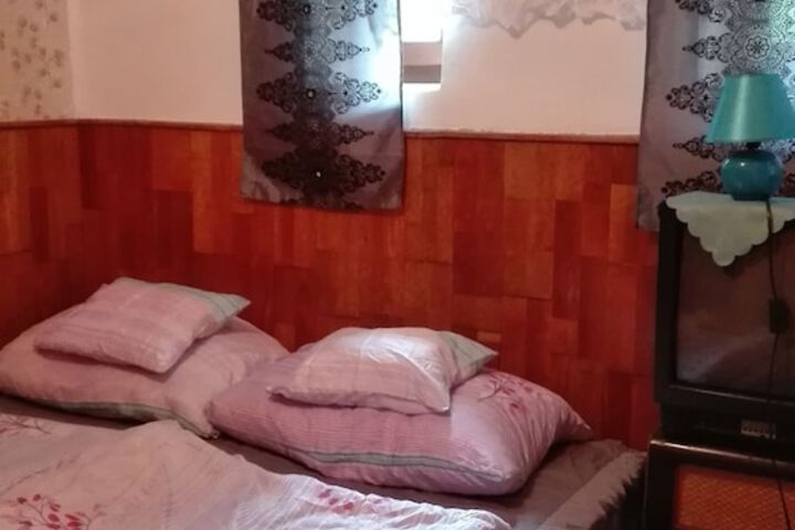 Room 5 of 15
