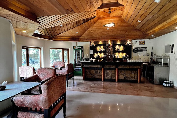 Lounge 39 of 78