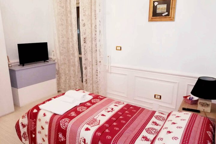 Room 4 of 13